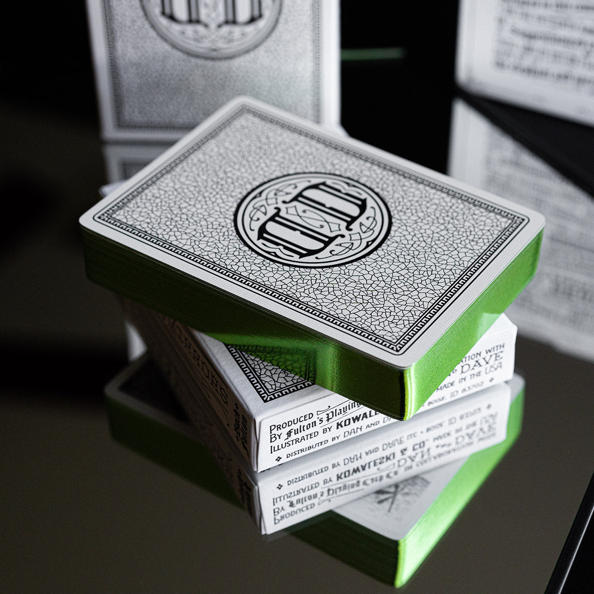 Smoke & Mirrors Anniversary Edition: Gilded · Smoke (White Deck) / Green · Smoke & Mirrors Anniversary Edition: Gilded · Smoke (White Deck) / Green · 官方图片
