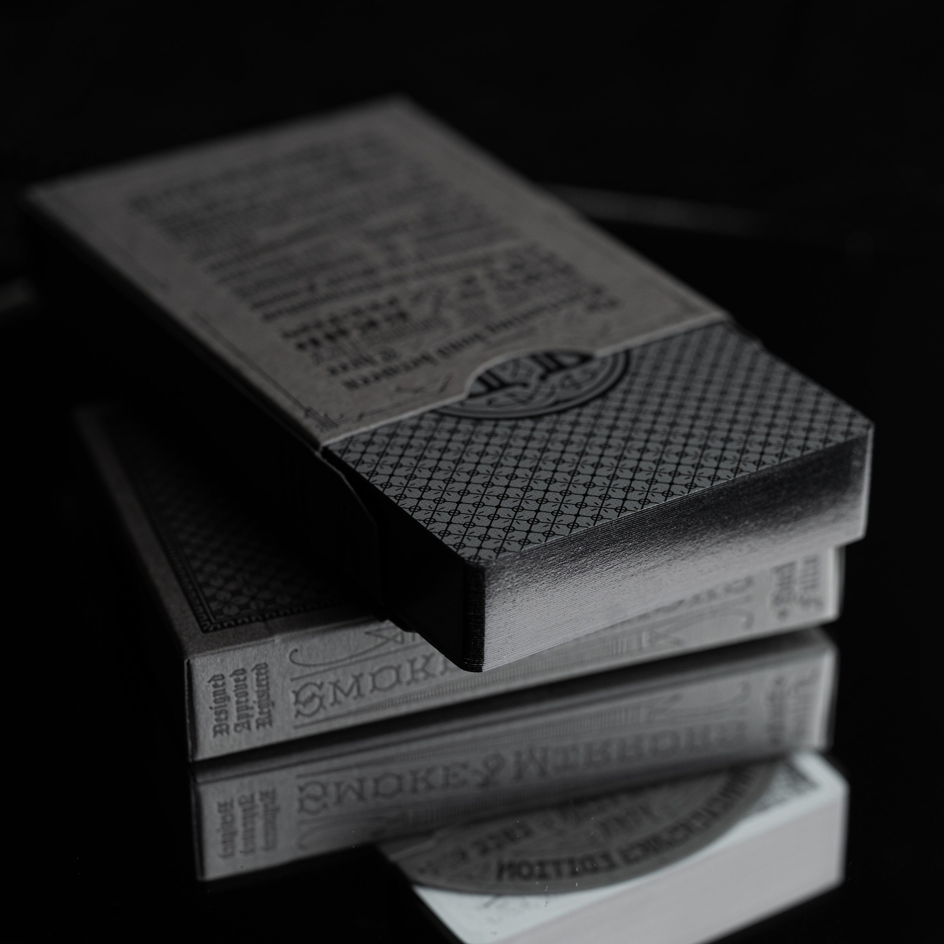 Smoke & Mirrors Anniversary Edition: Carbon · Gilded Edition · Smoke & Mirrors Anniversary Edition: Carbon · Gilded Edition · 官方图片