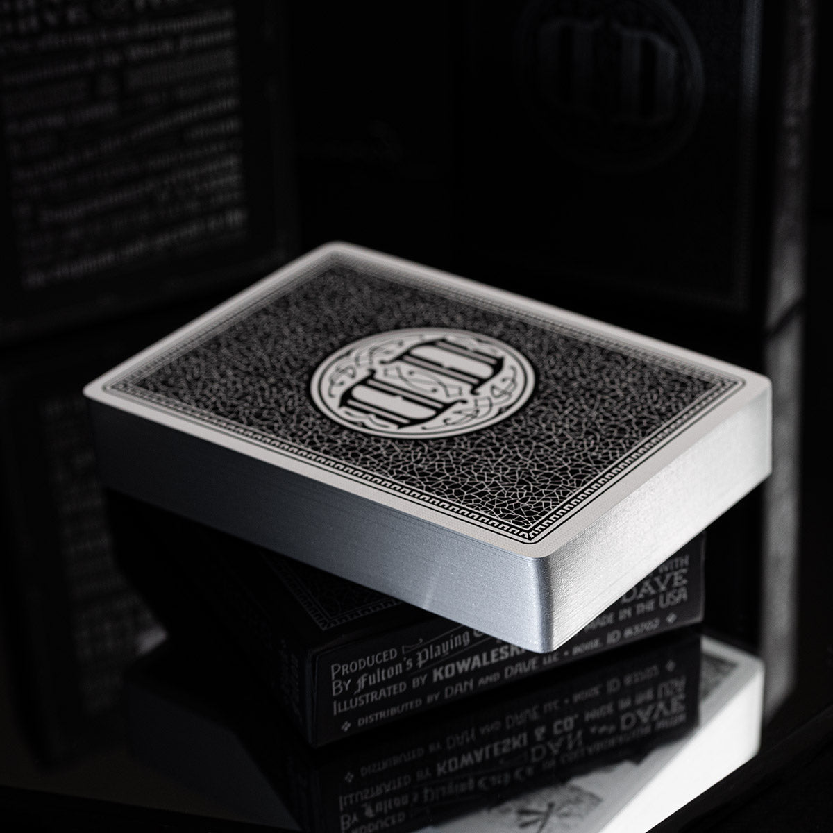 Smoke & Mirrors Anniversary Edition: Gilded · Mirrors (Black Deck) / Silver · Smoke & Mirrors Anniversary Edition: Gilded · Mirrors (Black Deck) / Silver · 官方图片
