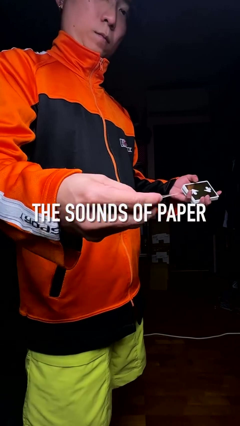 Earphones recommended. #asmr #cardistry #playingcards #pokercards · 视频画面
