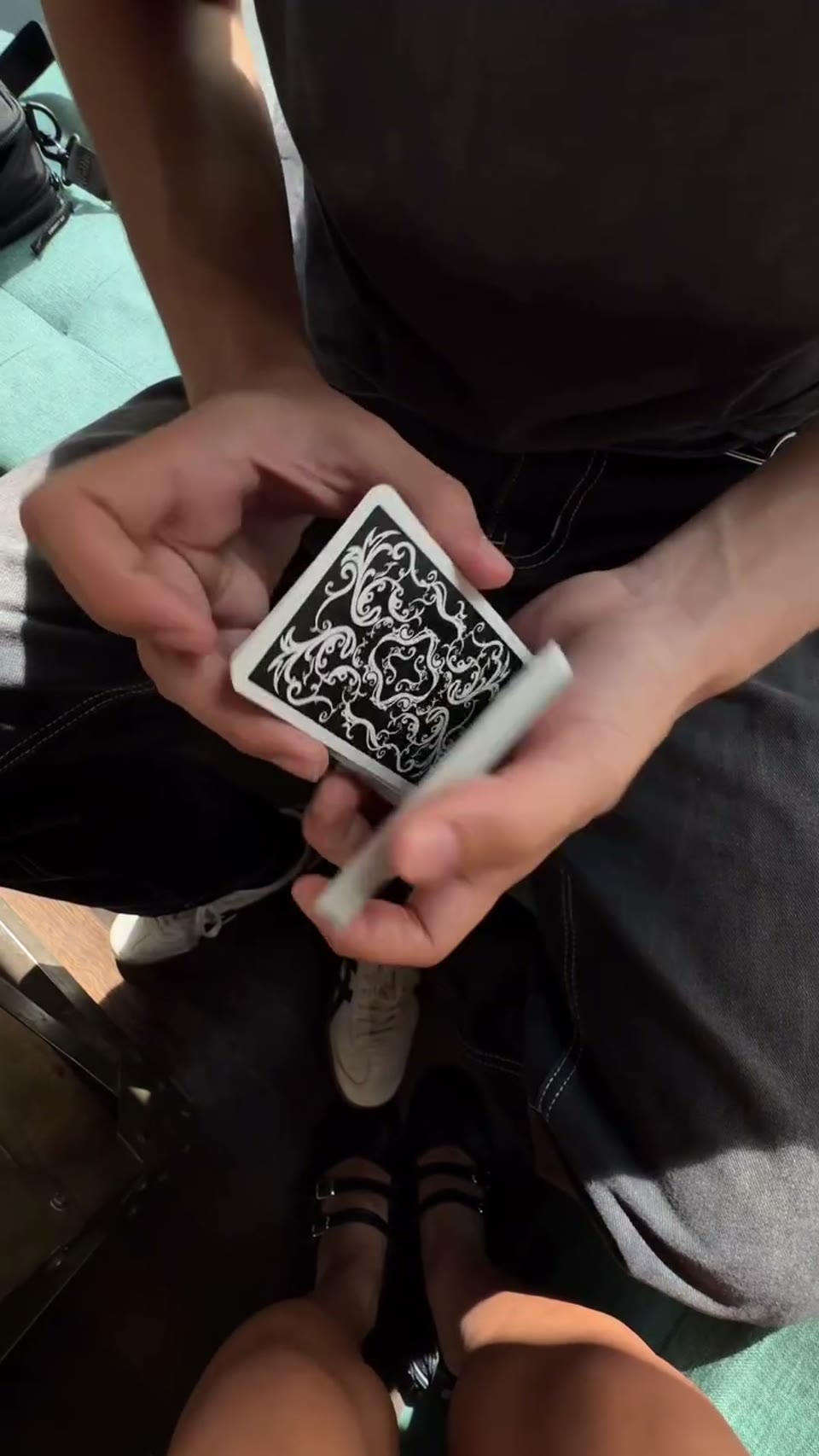 new cut and a sloppy pandora · 视频画面