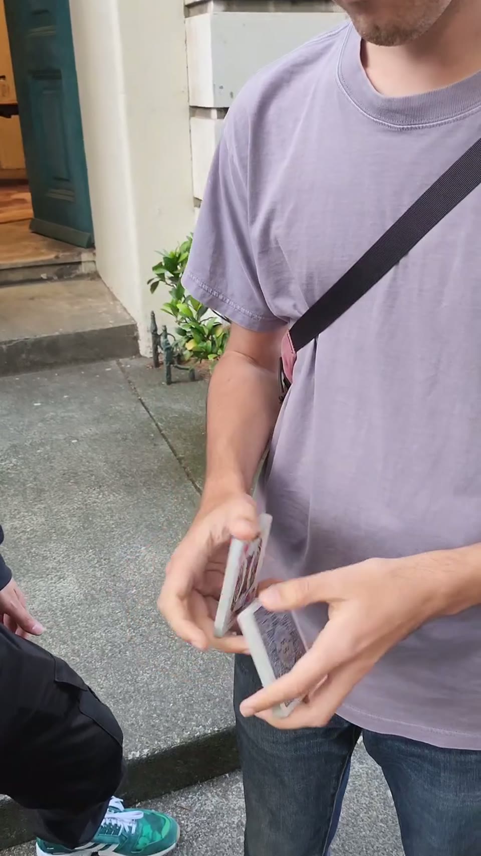 riffle shuffle cut · 视频画面