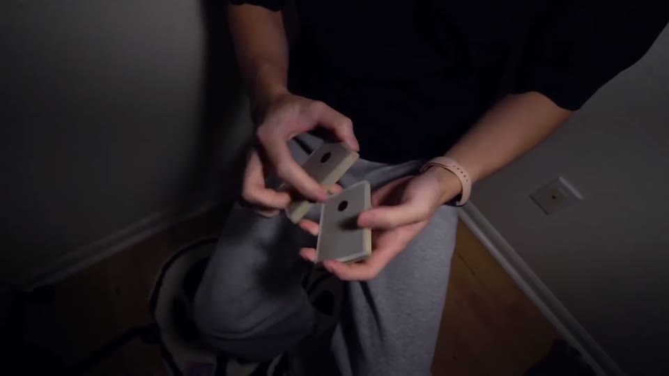 Final moves & small oh idea #cardistry @anyone @cardistryworldcup · 2 · 视频画面