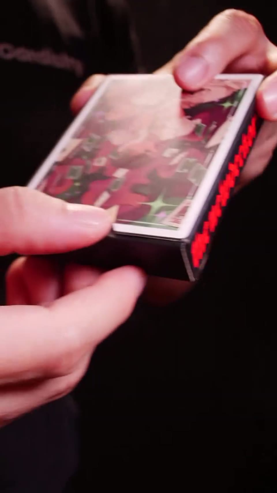 6 hours till drop. #anime #eldritch #cardistry · 视频画面
