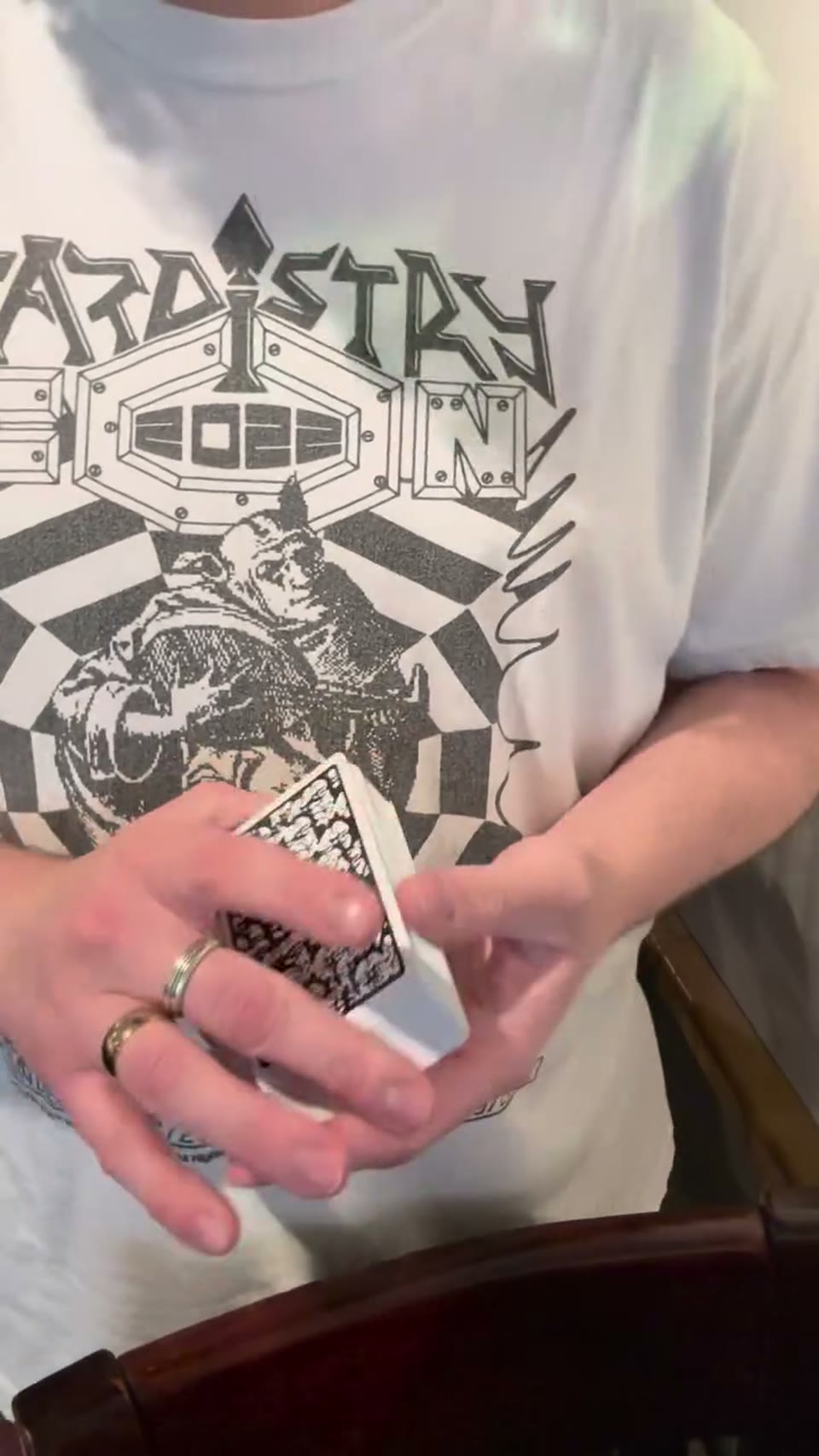 This is Uzumaki Fan #cardistry @heathcards · 视频画面