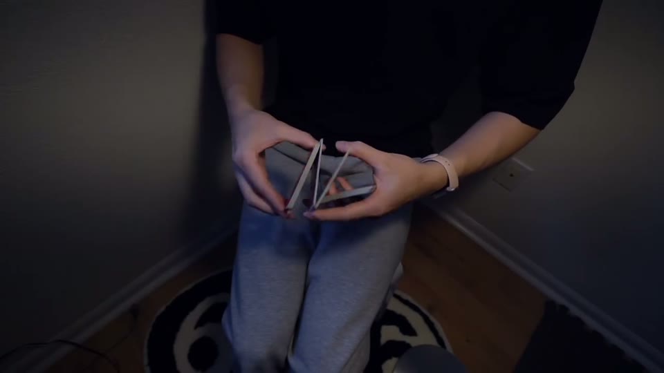 Final moves & small oh idea #cardistry @anyone @cardistryworldcup · 5 · 视频画面