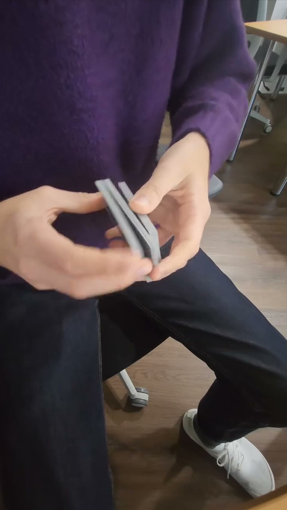 I can't stop doing this cut. Try it out, it's very satisfying and fun! A · 视频画面