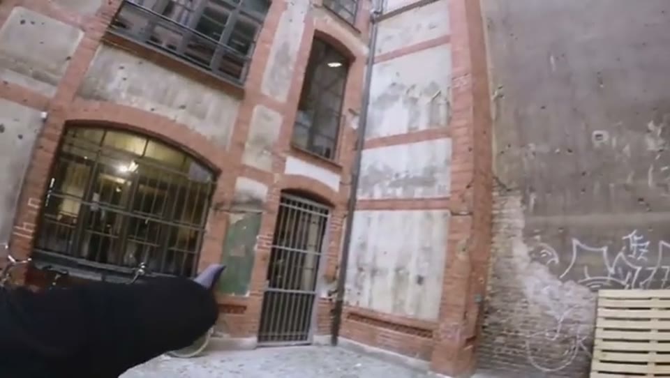 So this boomerang clip from our "To Berlin and Beyond" @thevirts video w · 视频画面