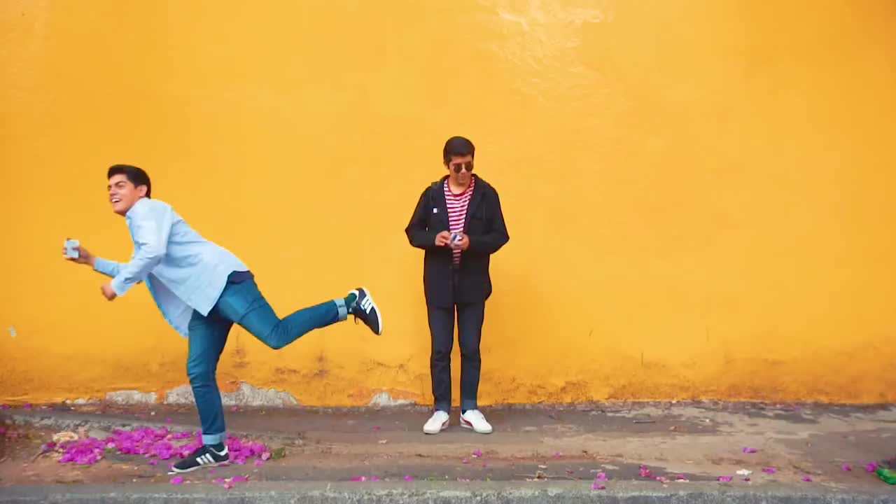 SQUAD by Edgar Isaac  Luis Mecalco · 视频画面