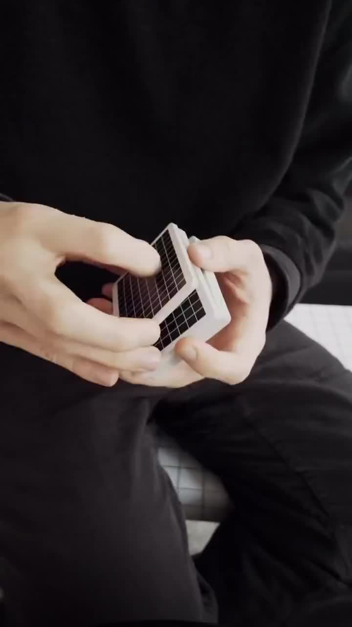 Flip Phone · 视频画面