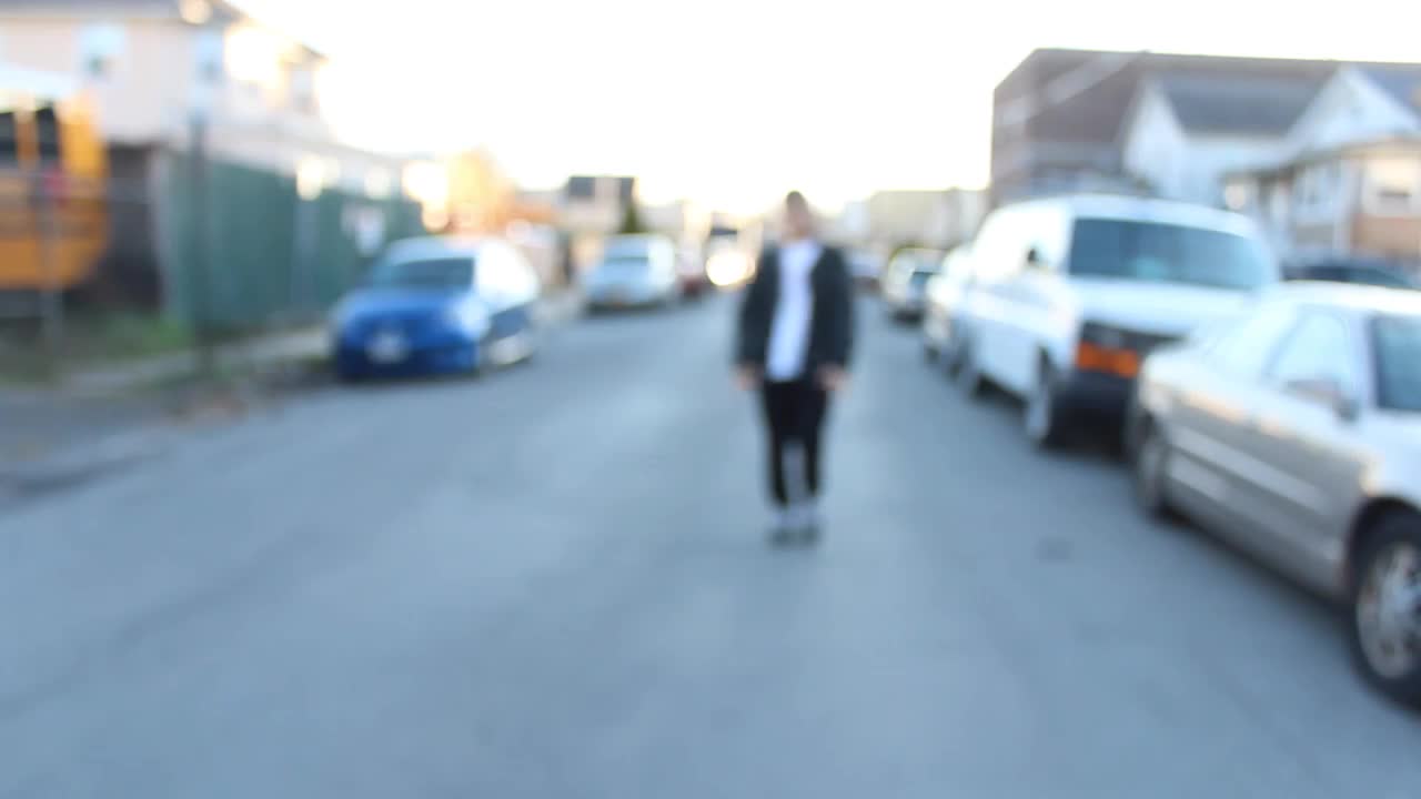 CURBSIDE · 视频画面