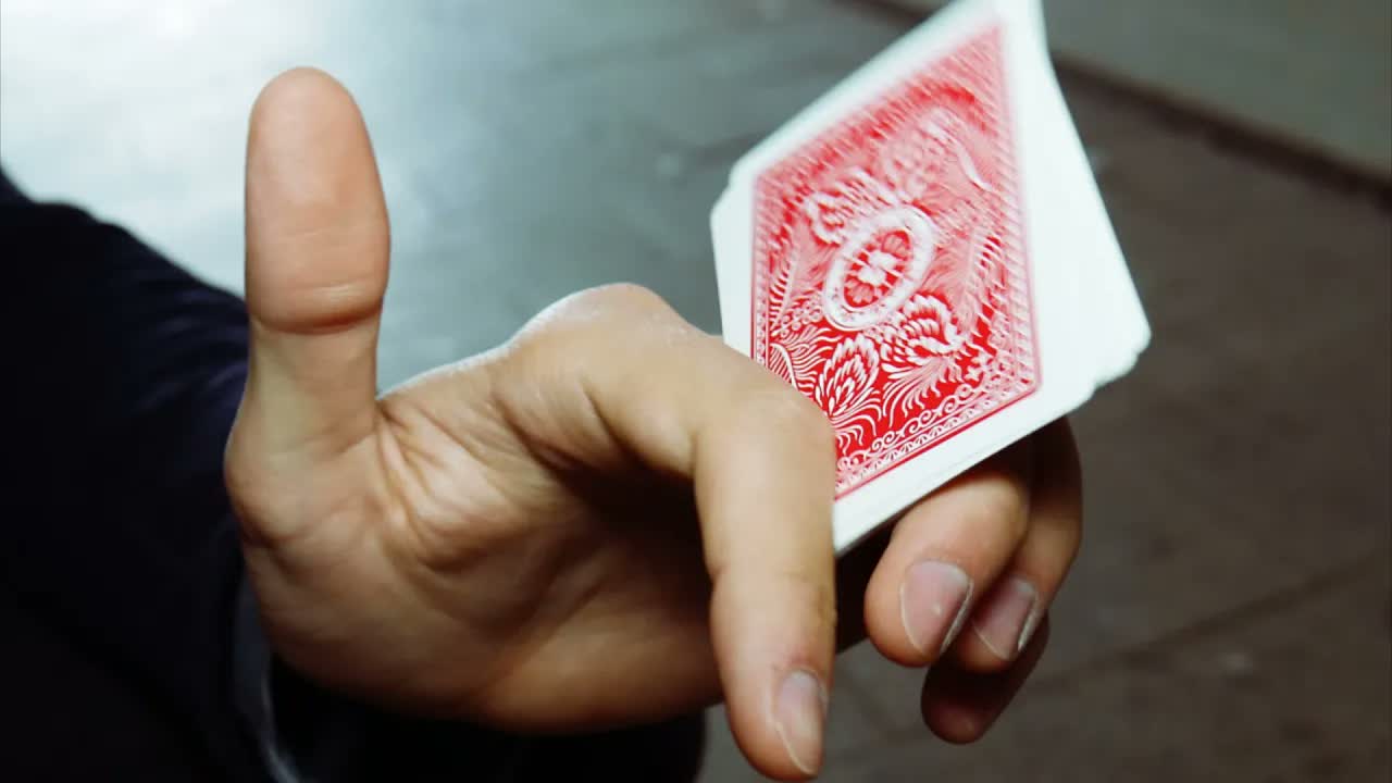 Pincho │ Cardistry Tutorial by Oliver Sogard · 视频画面