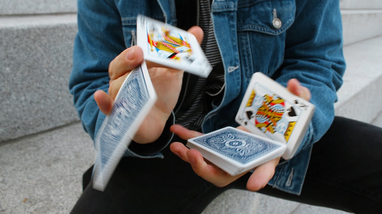 Legolove │ Cardistry Tutorial by Nikolaj Pedersen · 视频画面