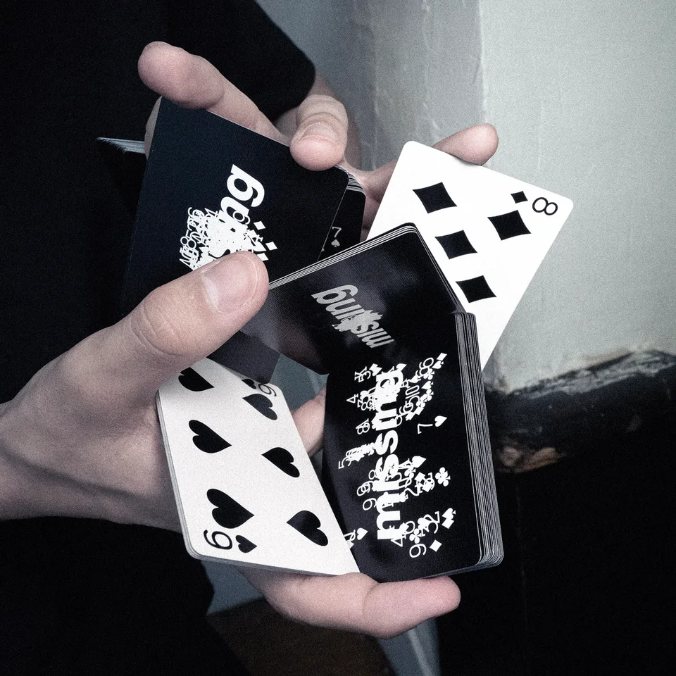 HOME 01 PLAYING CARDS · 纸牌图片