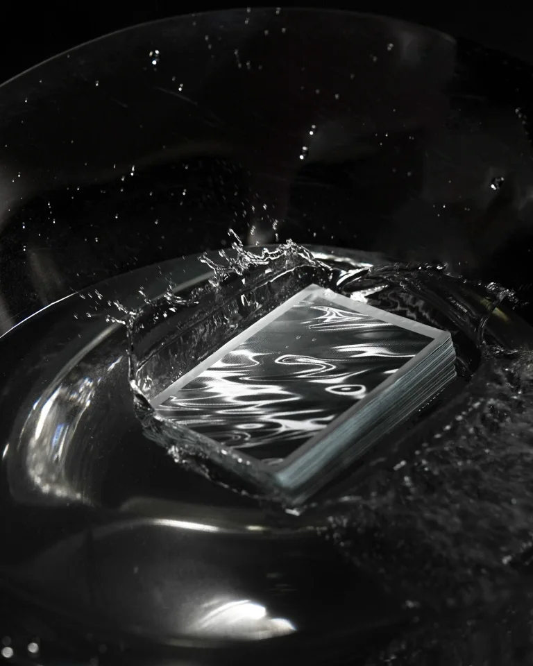 Liquid · 纸牌图片