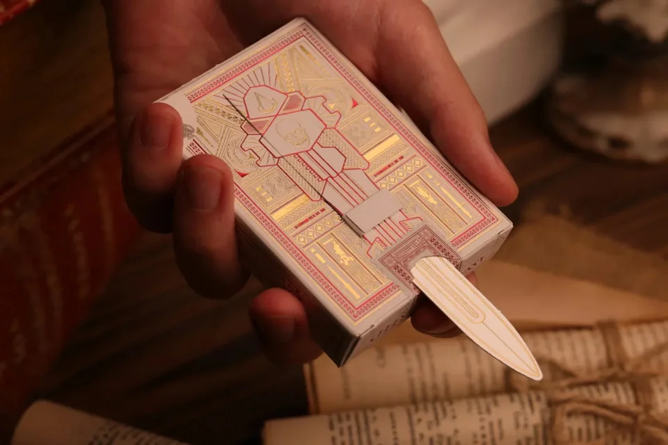 Assassin's Creed Legacy Playing Cards - WHITE HIDDEN BLADE Edition · Assassin's Creed Legacy Playing Cards - WHITE HIDDEN BLADE Edition · 02