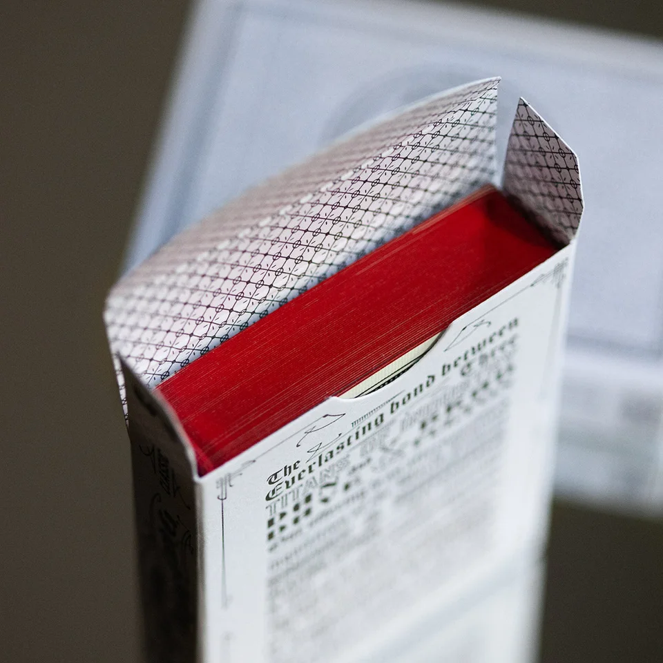 Smoke & Mirrors Anniversary Edition: Gilded · Smoke (White Deck) / Red · 纸牌图片