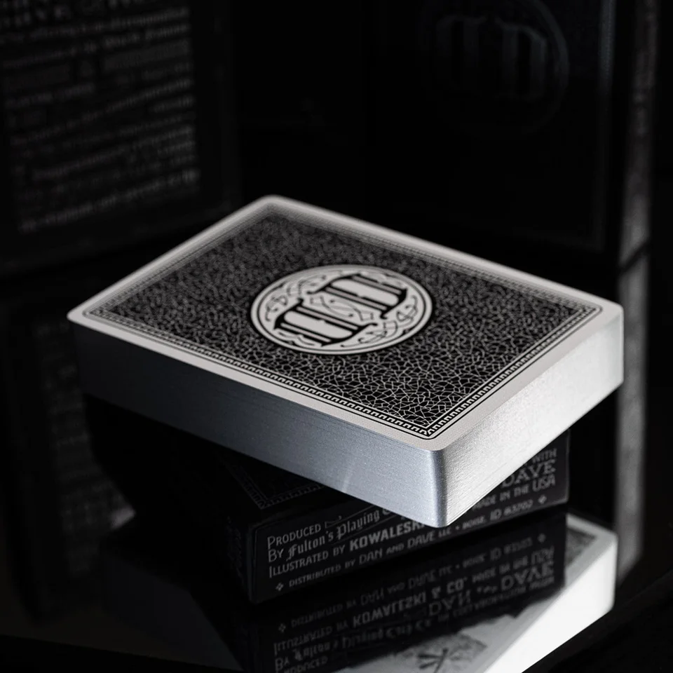 Smoke & Mirrors Anniversary Edition: Gilded · Mirrors (Black Deck) / Silver · 纸牌图片