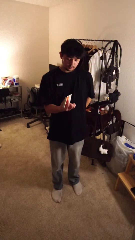 “CONFETTI” Cardistry by @koarabang