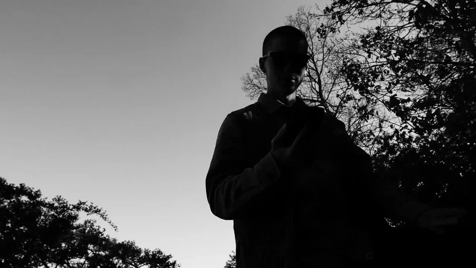 COLD HANDS · 视频画面